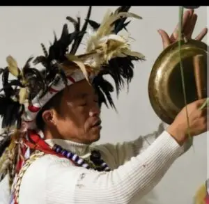 Fddengba preforming ritual 